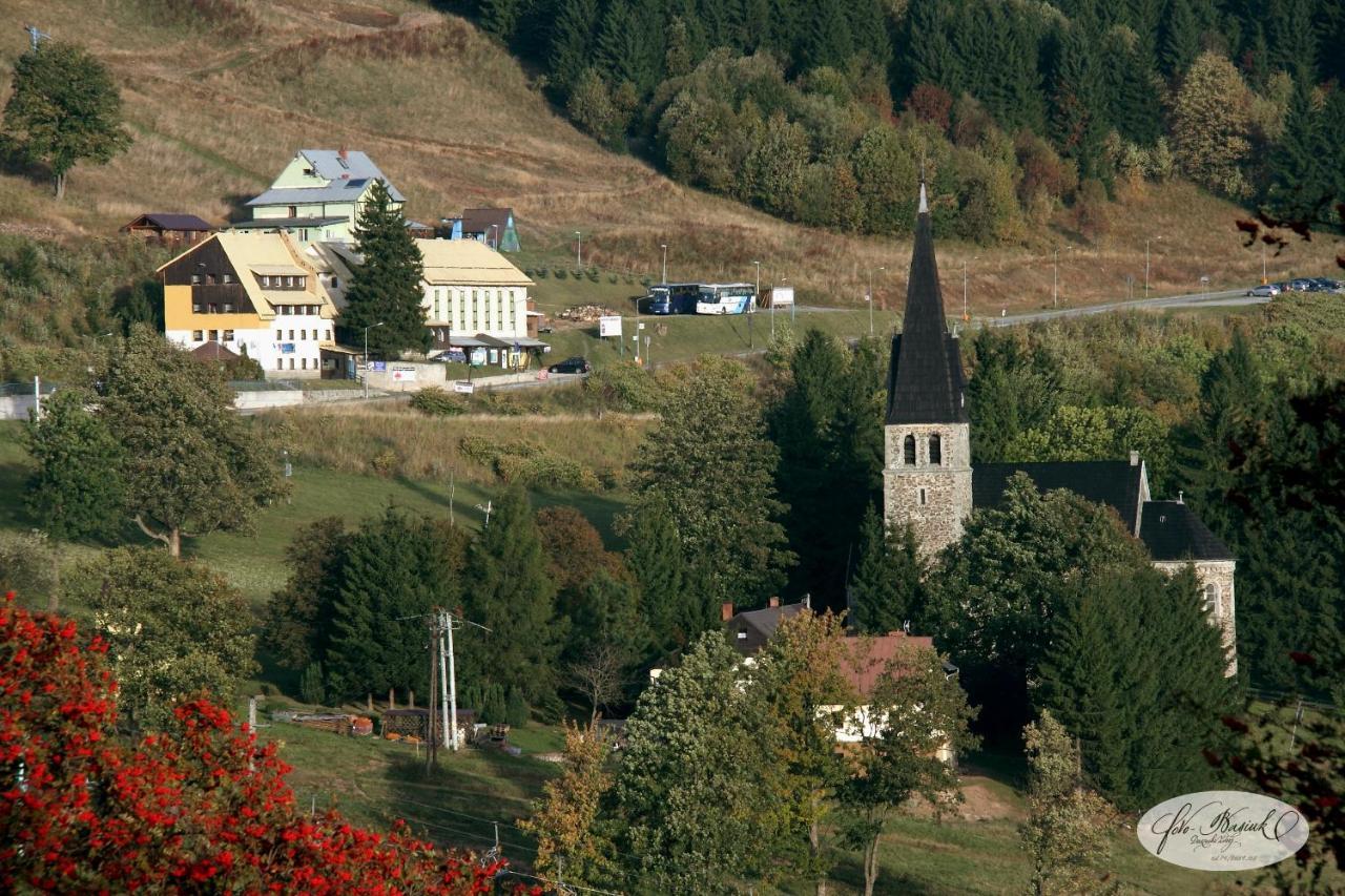 Hotel Straszny Dwor Duszniki Zdrój Exterior foto