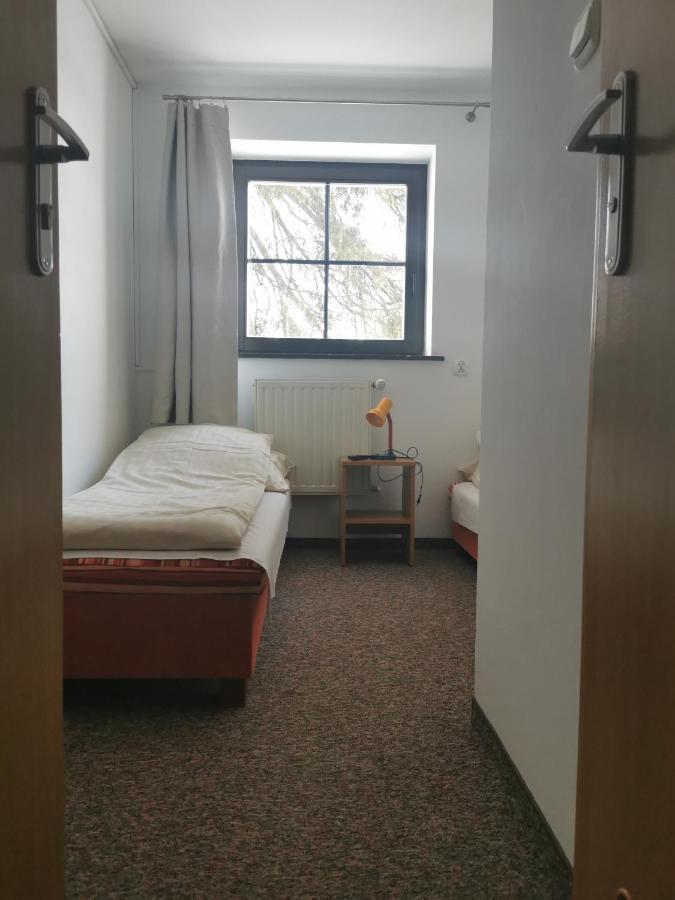 Hotel Straszny Dwor Duszniki Zdrój Zimmer foto