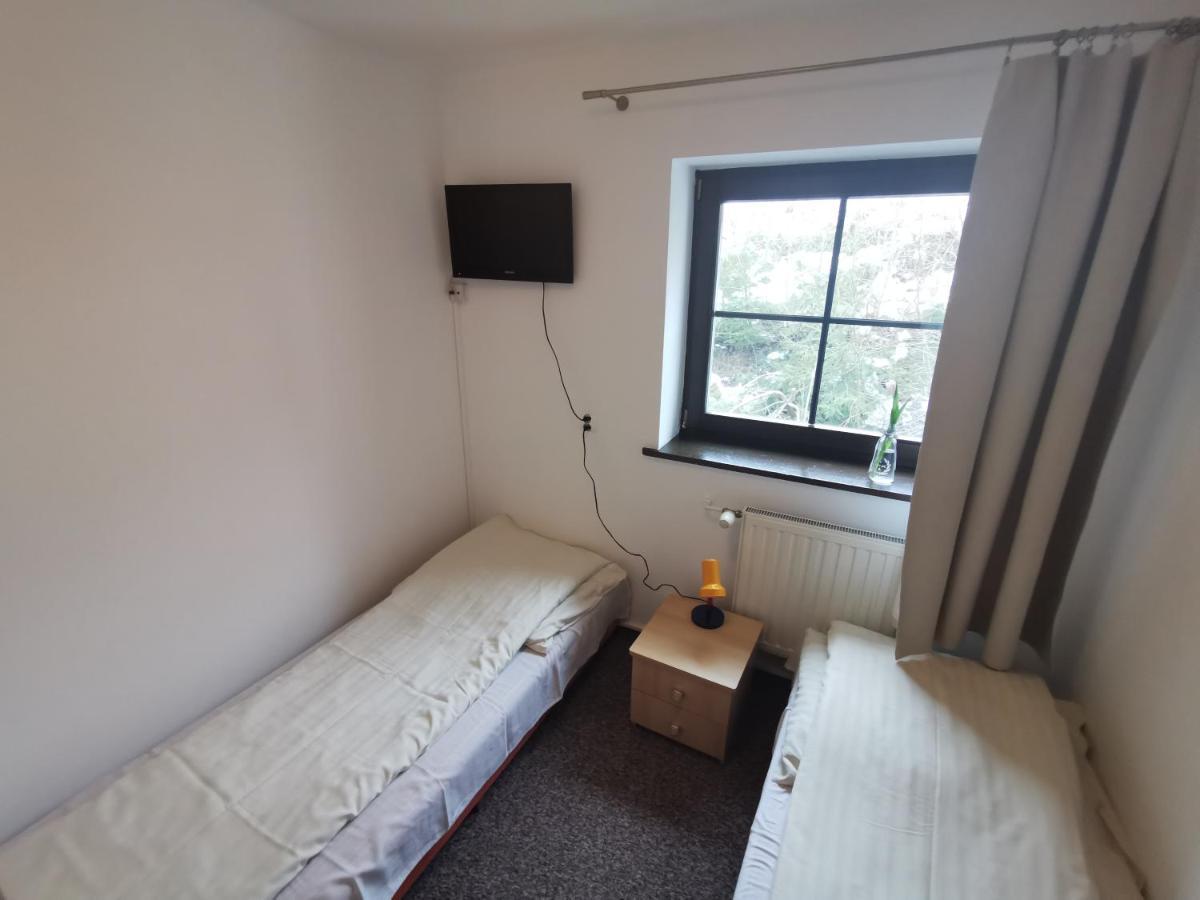 Hotel Straszny Dwor Duszniki Zdrój Zimmer foto
