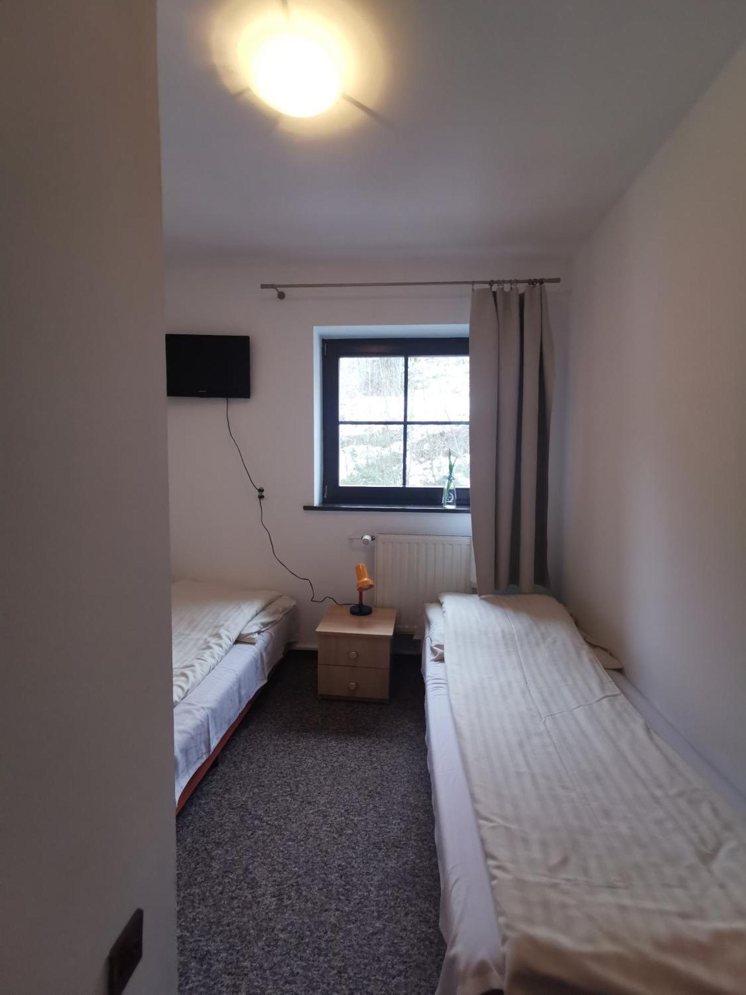 Hotel Straszny Dwor Duszniki Zdrój Zimmer foto