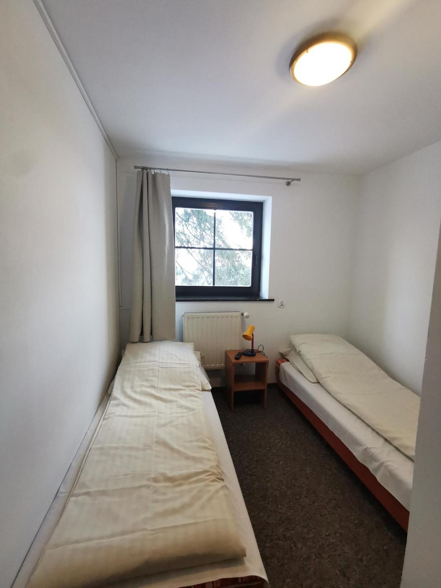 Hotel Straszny Dwor Duszniki Zdrój Zimmer foto