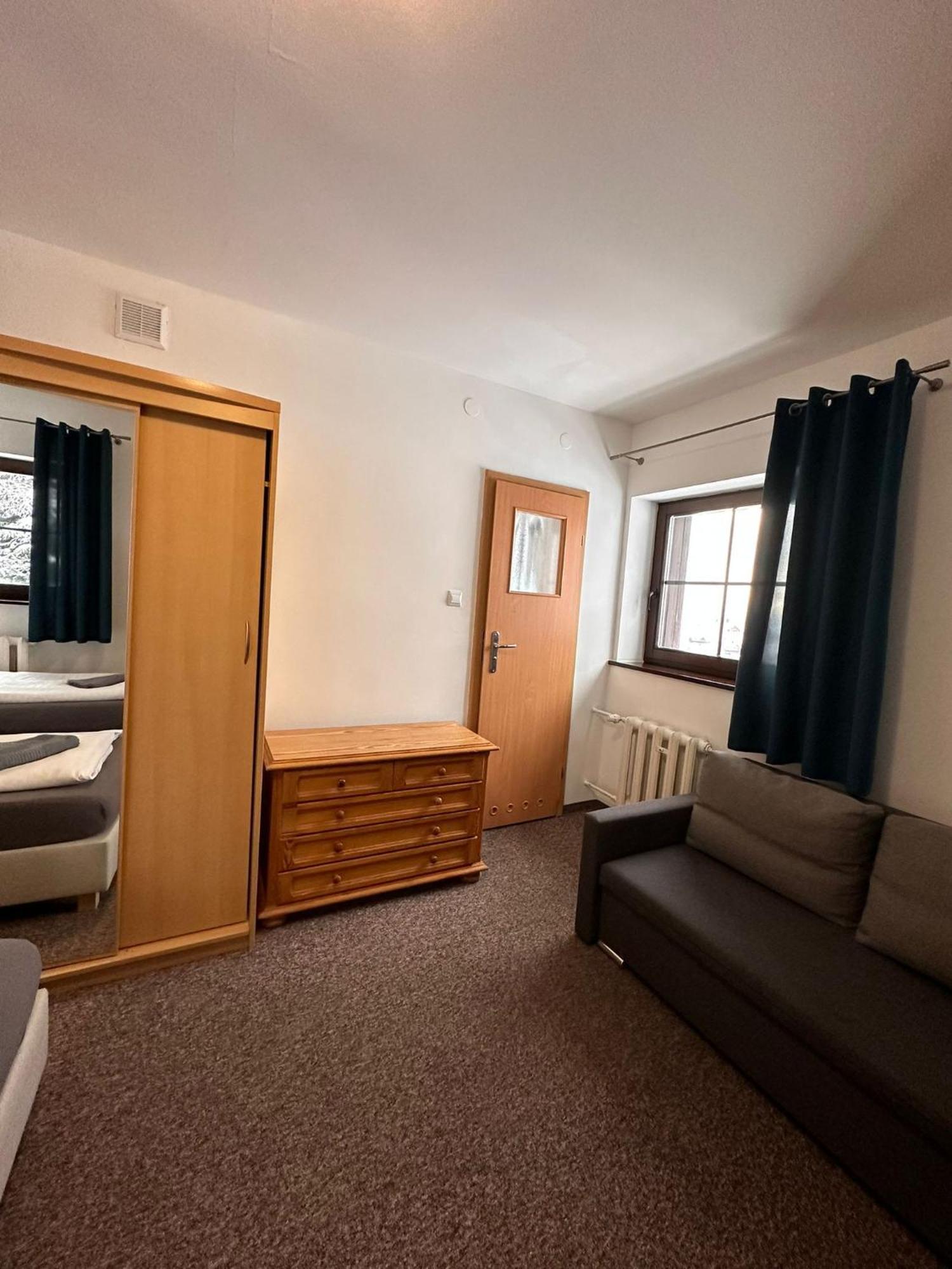 Hotel Straszny Dwor Duszniki Zdrój Zimmer foto