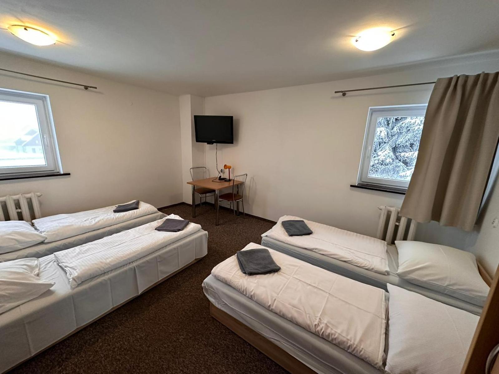 Hotel Straszny Dwor Duszniki Zdrój Zimmer foto