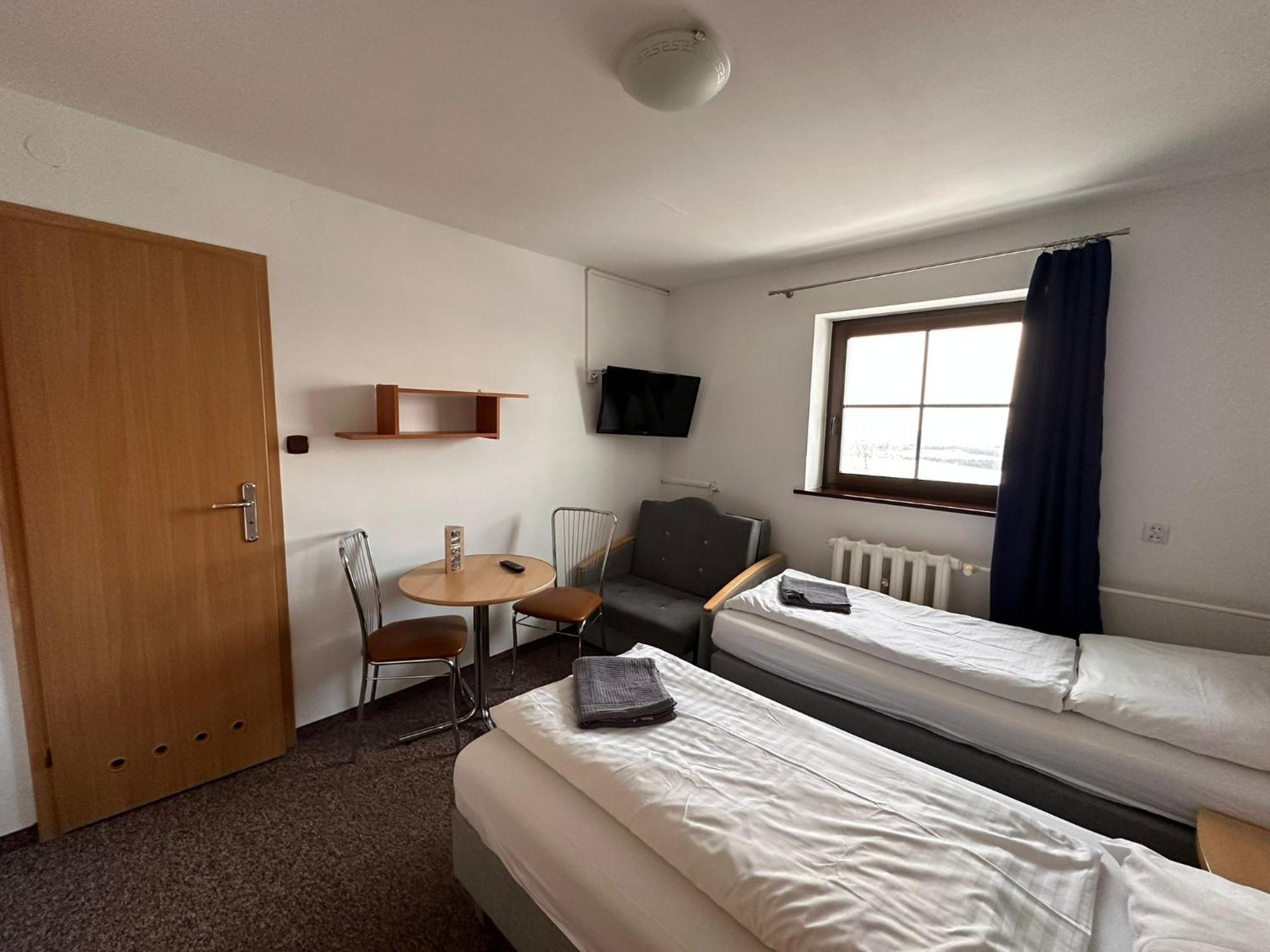 Hotel Straszny Dwor Duszniki Zdrój Zimmer foto