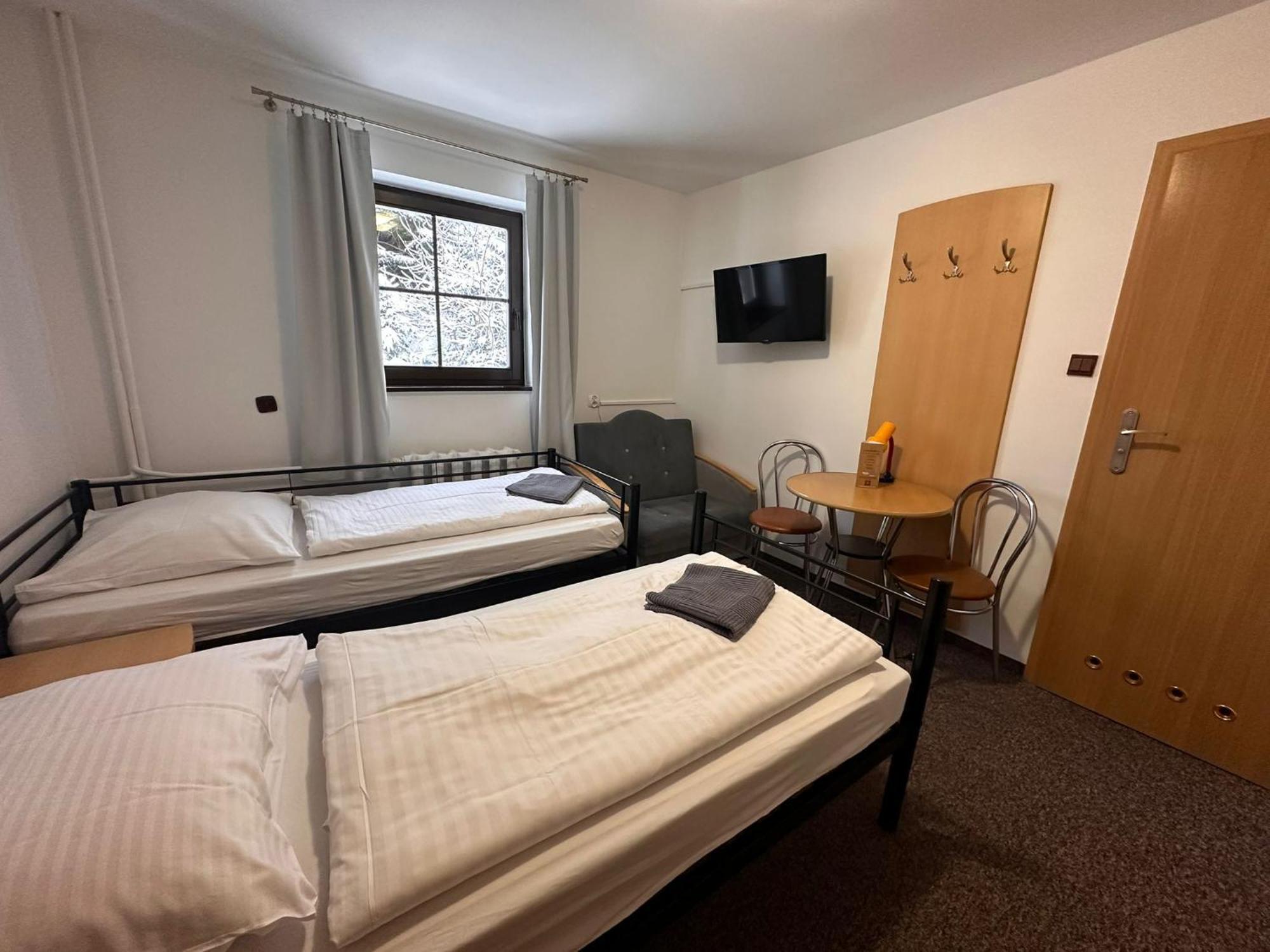 Hotel Straszny Dwor Duszniki Zdrój Zimmer foto