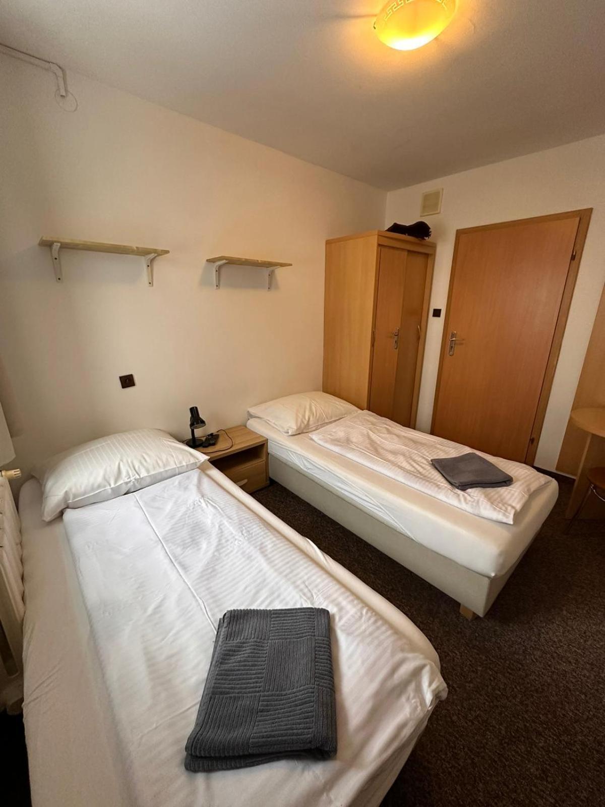 Hotel Straszny Dwor Duszniki Zdrój Zimmer foto
