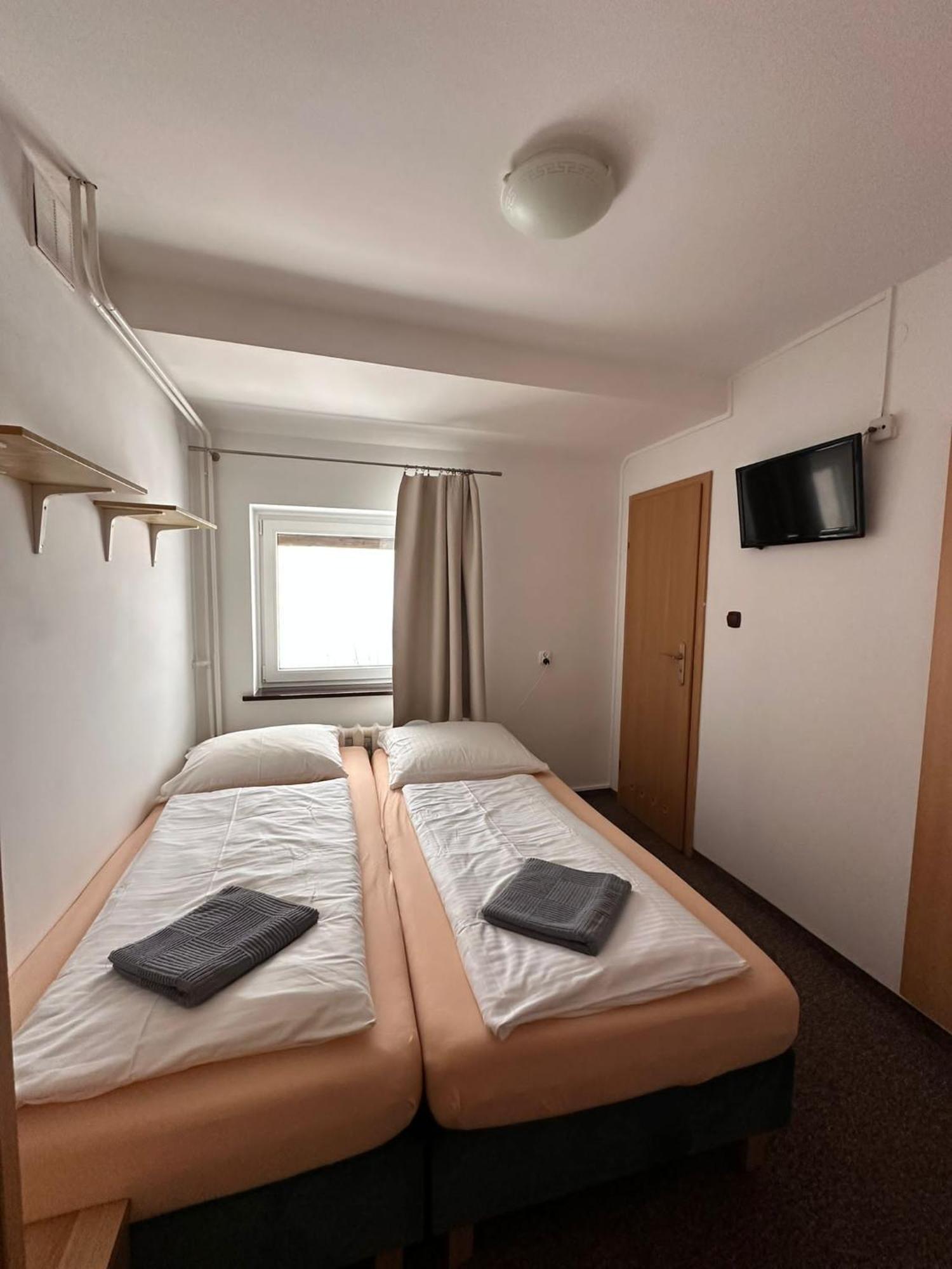 Hotel Straszny Dwor Duszniki Zdrój Zimmer foto