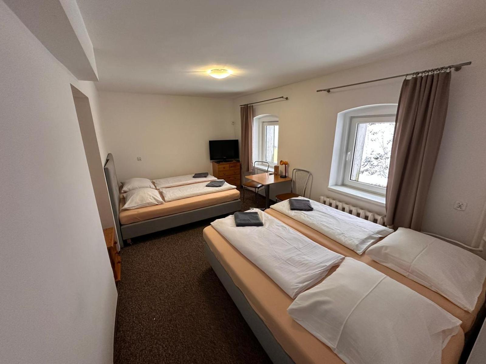 Hotel Straszny Dwor Duszniki Zdrój Zimmer foto