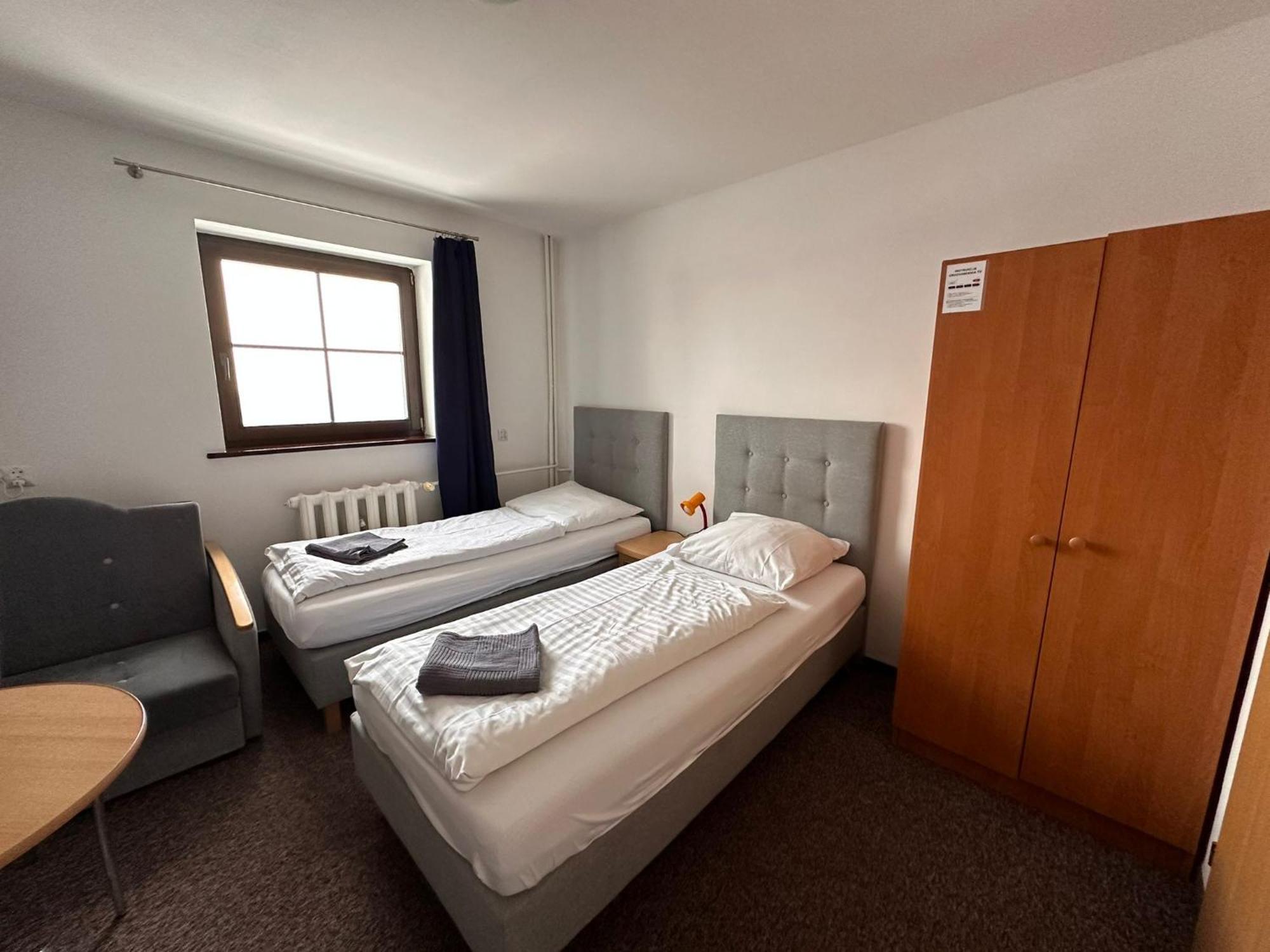 Hotel Straszny Dwor Duszniki Zdrój Zimmer foto
