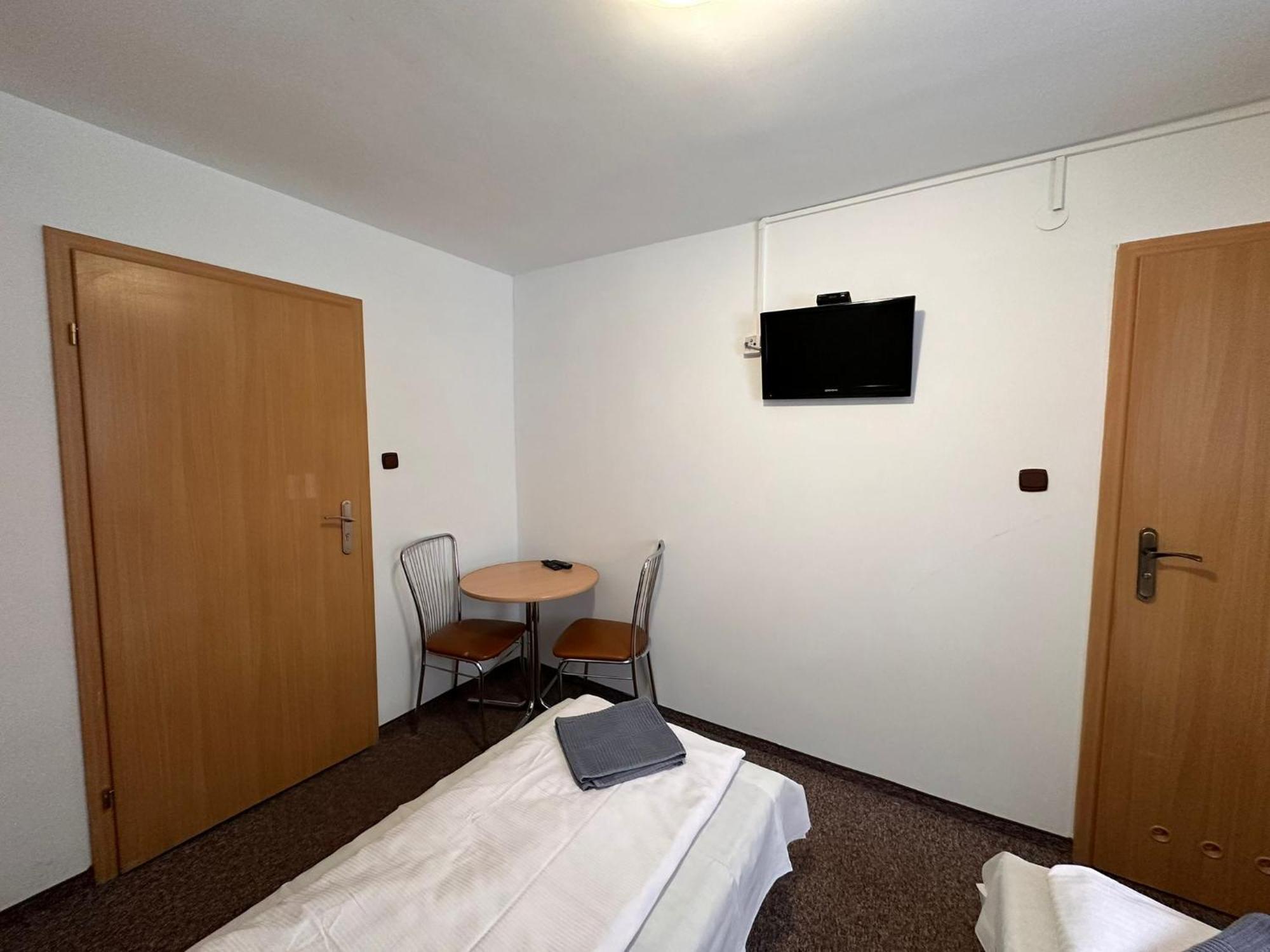 Hotel Straszny Dwor Duszniki Zdrój Zimmer foto