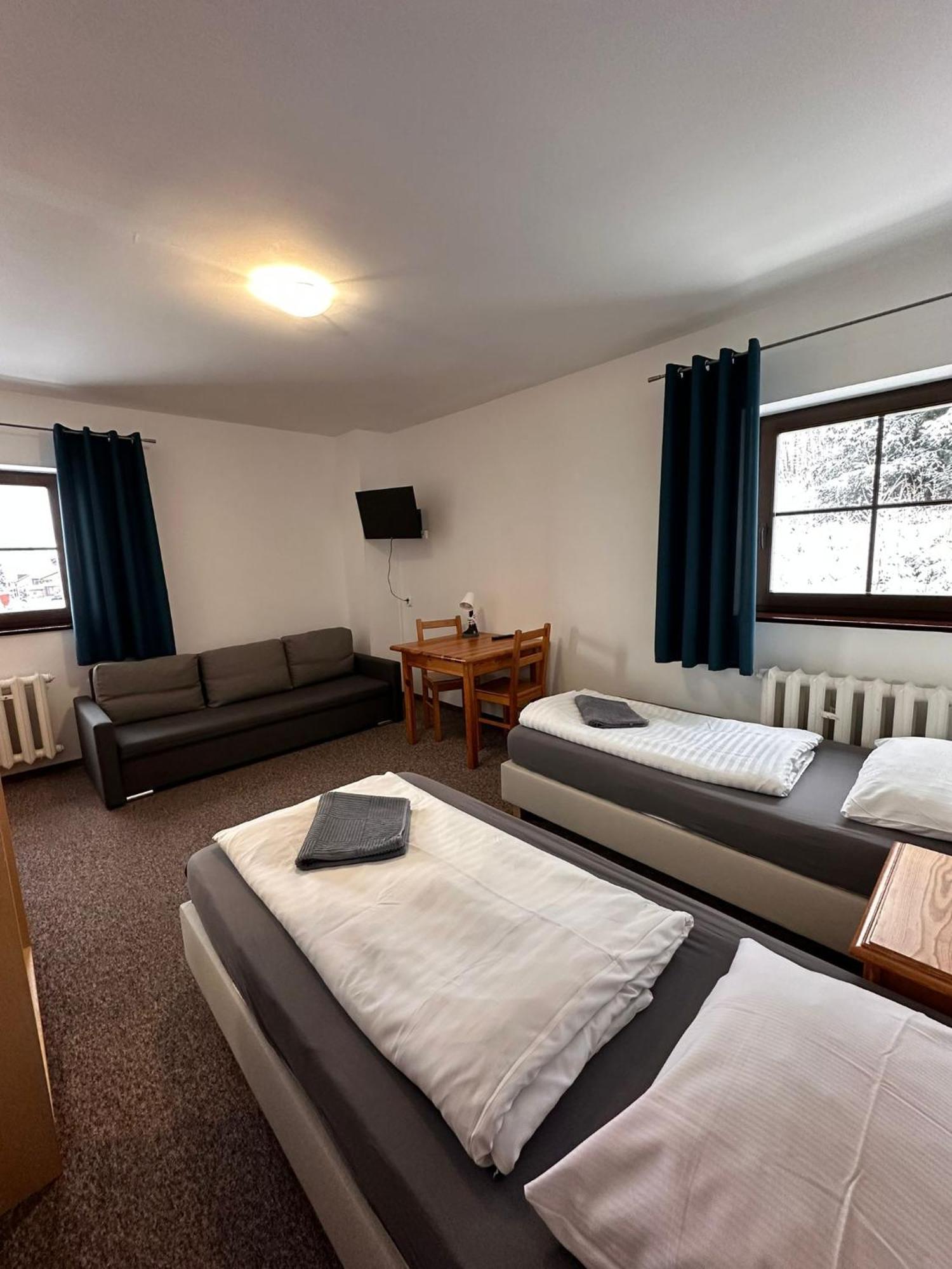 Hotel Straszny Dwor Duszniki Zdrój Zimmer foto