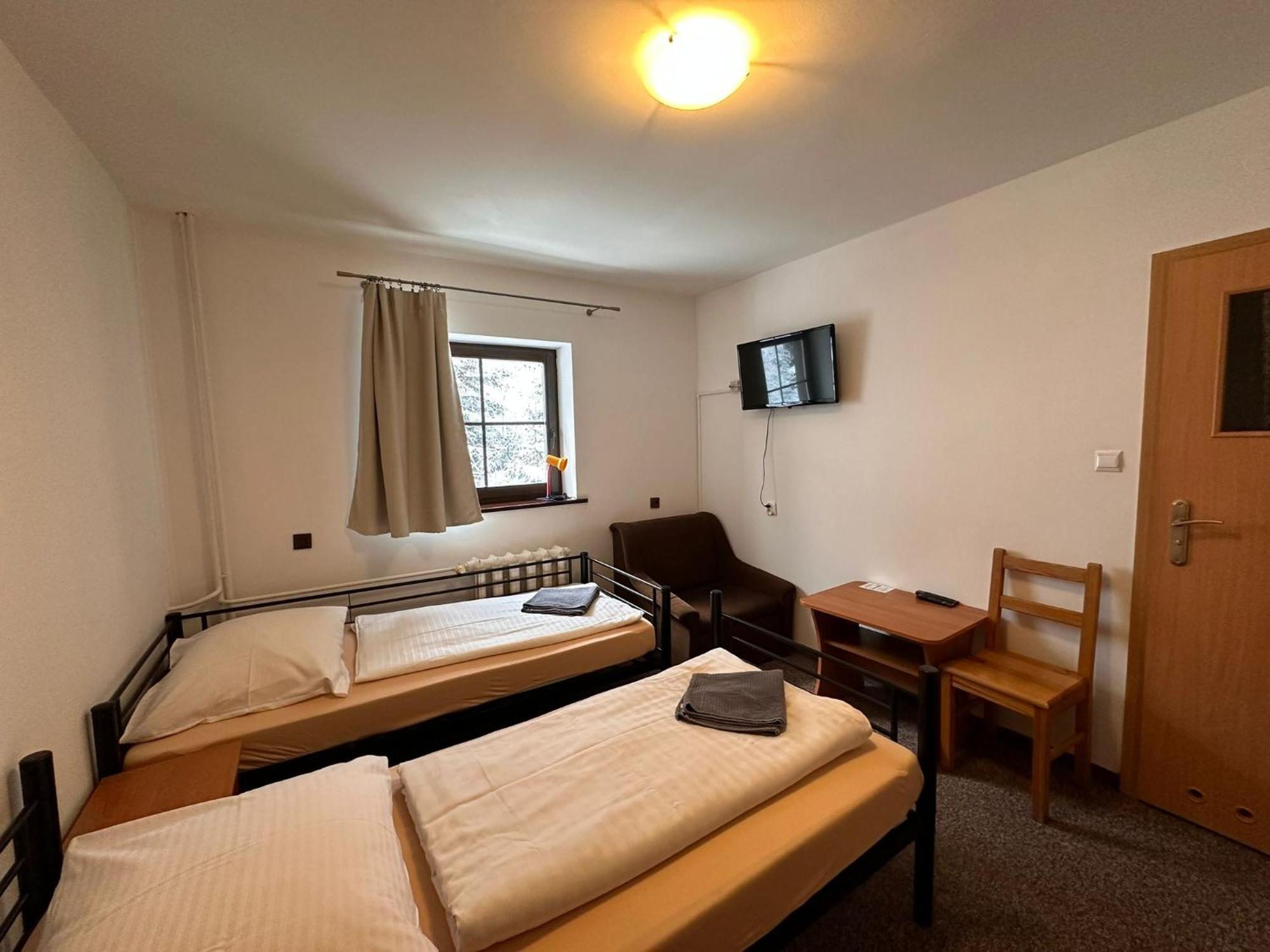 Hotel Straszny Dwor Duszniki Zdrój Zimmer foto
