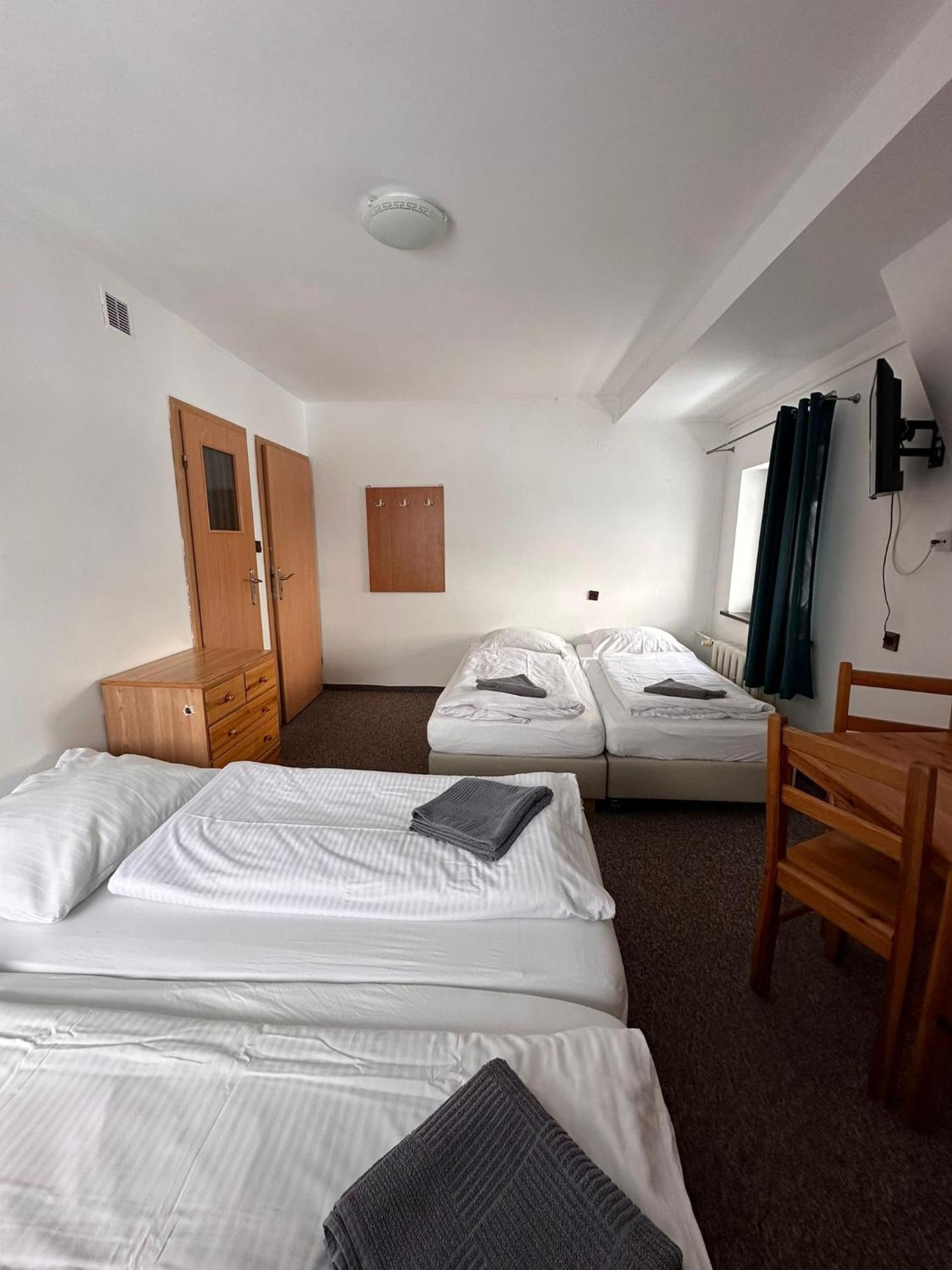 Hotel Straszny Dwor Duszniki Zdrój Zimmer foto